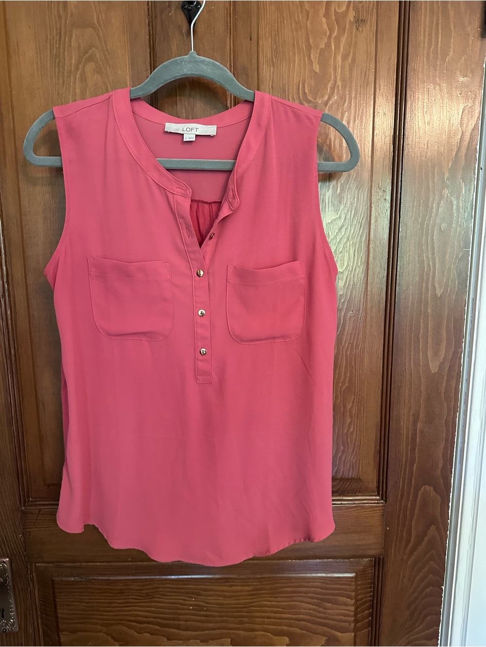 LOFT Sleeveless Rose-Pink Split-Neck Blouse with Front Pockets